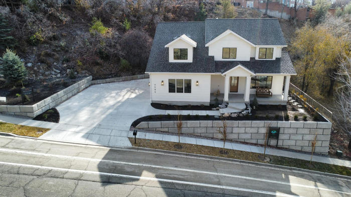 Retaining wall project with stone blocks